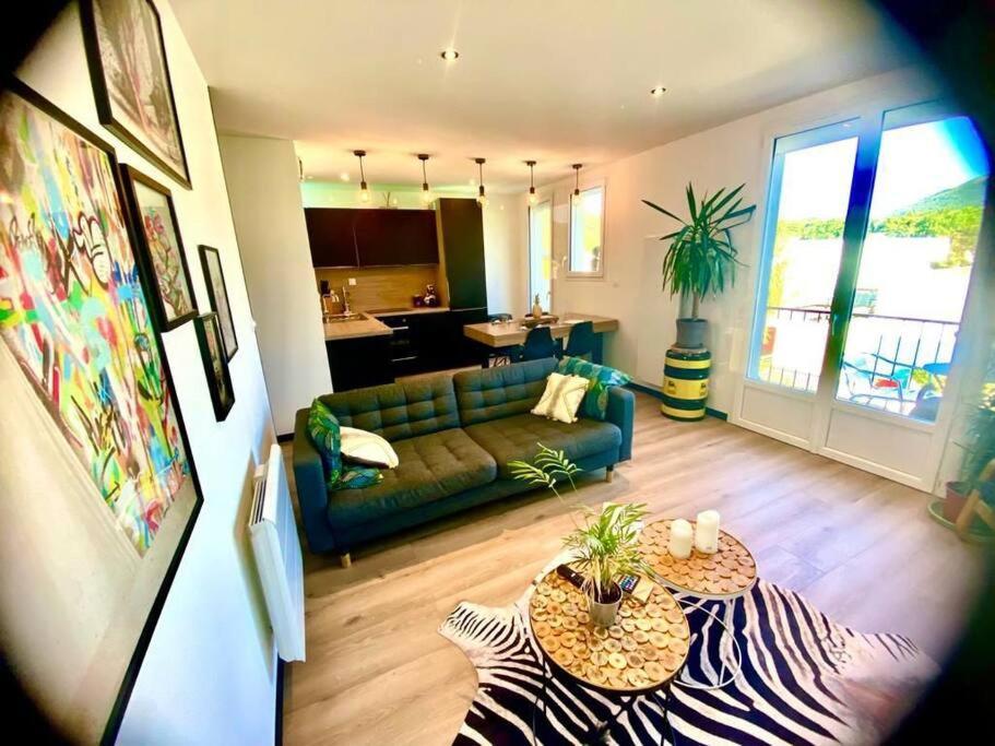 *Superbe Appartement Moderne* Lourdes Luaran gambar