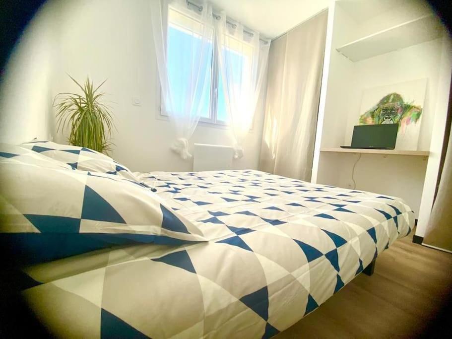 *Superbe Appartement Moderne* Lourdes Luaran gambar